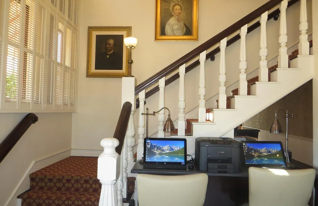 Victorian Inn-1